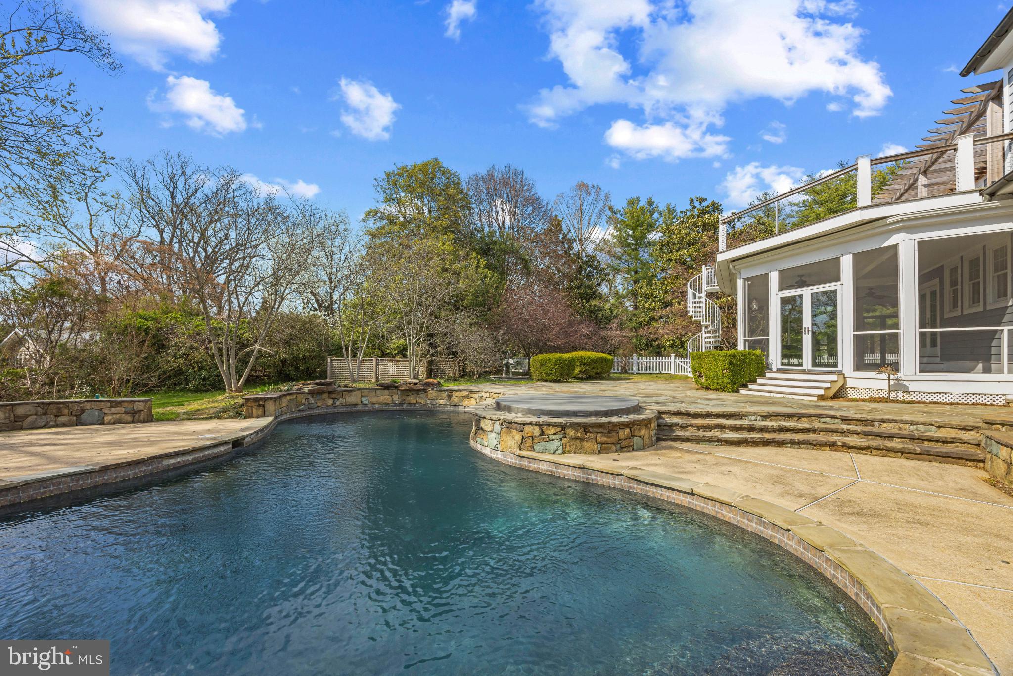 RUGBY HALL ESTATES | 182 WROXETER DRIVE