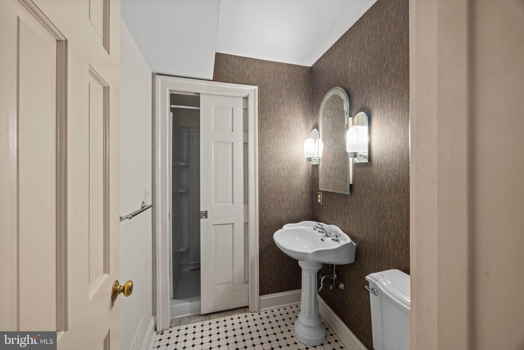 RUGBY HALL ESTATES | 182 WROXETER DRIVE