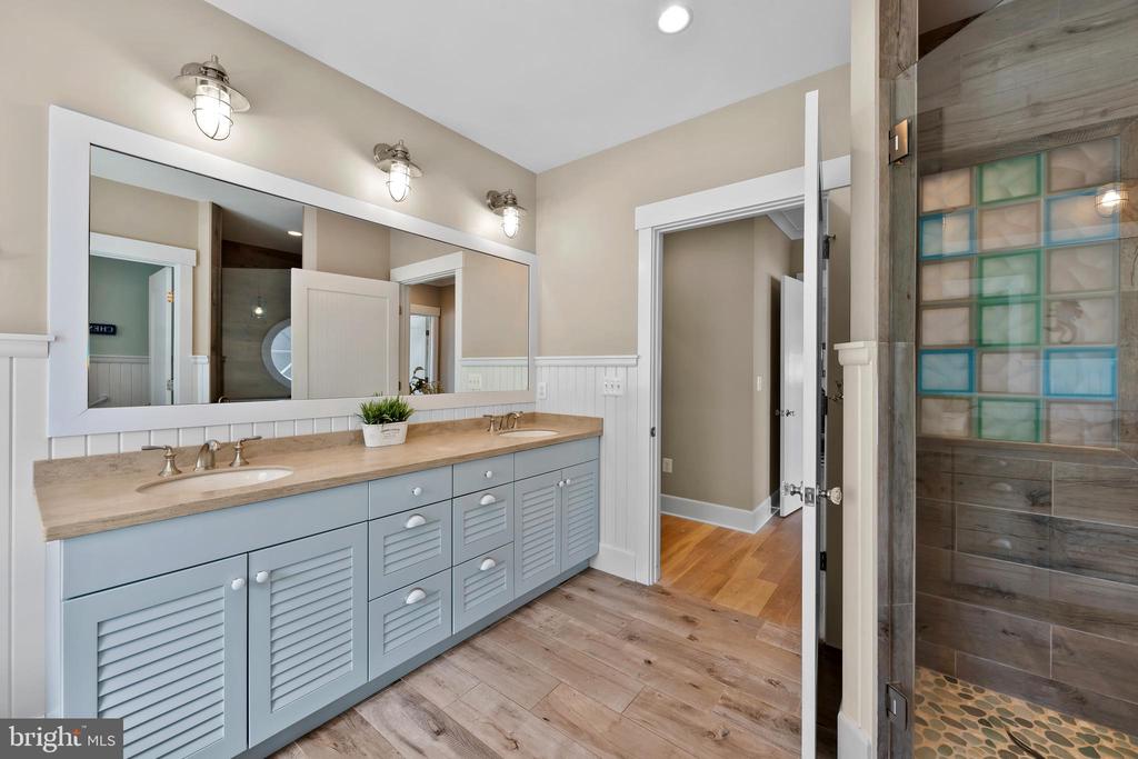 WHITEHALL CREEK WATERFRONT | 1787 BEACHFIELD ROAD