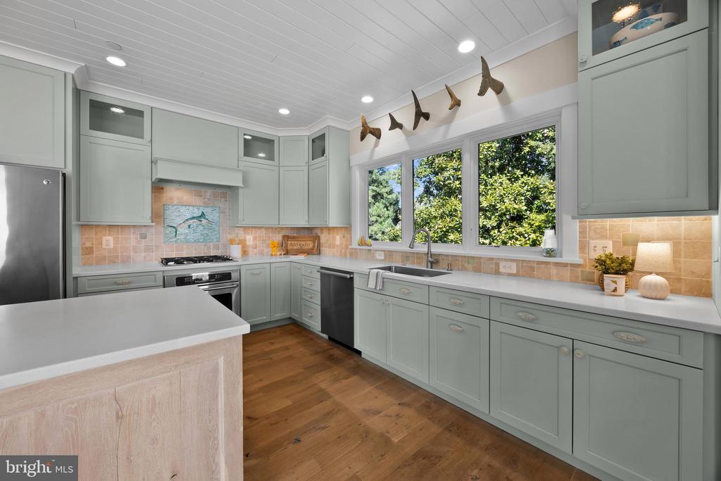 WHITEHALL CREEK WATERFRONT | 1787 BEACHFIELD ROAD