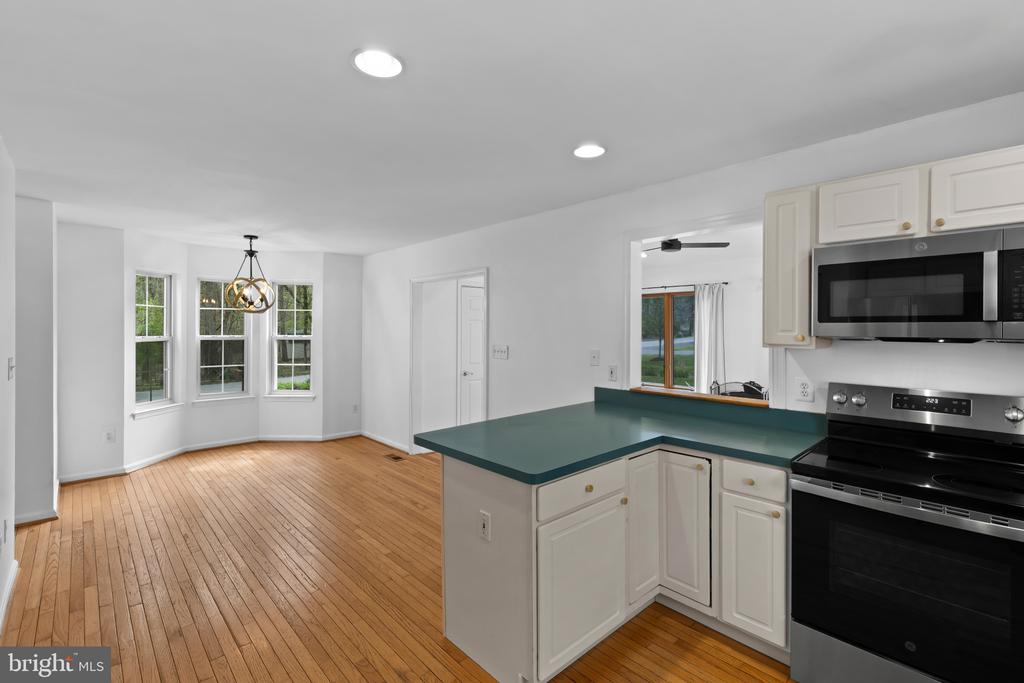 3530 SHADY DRIVE