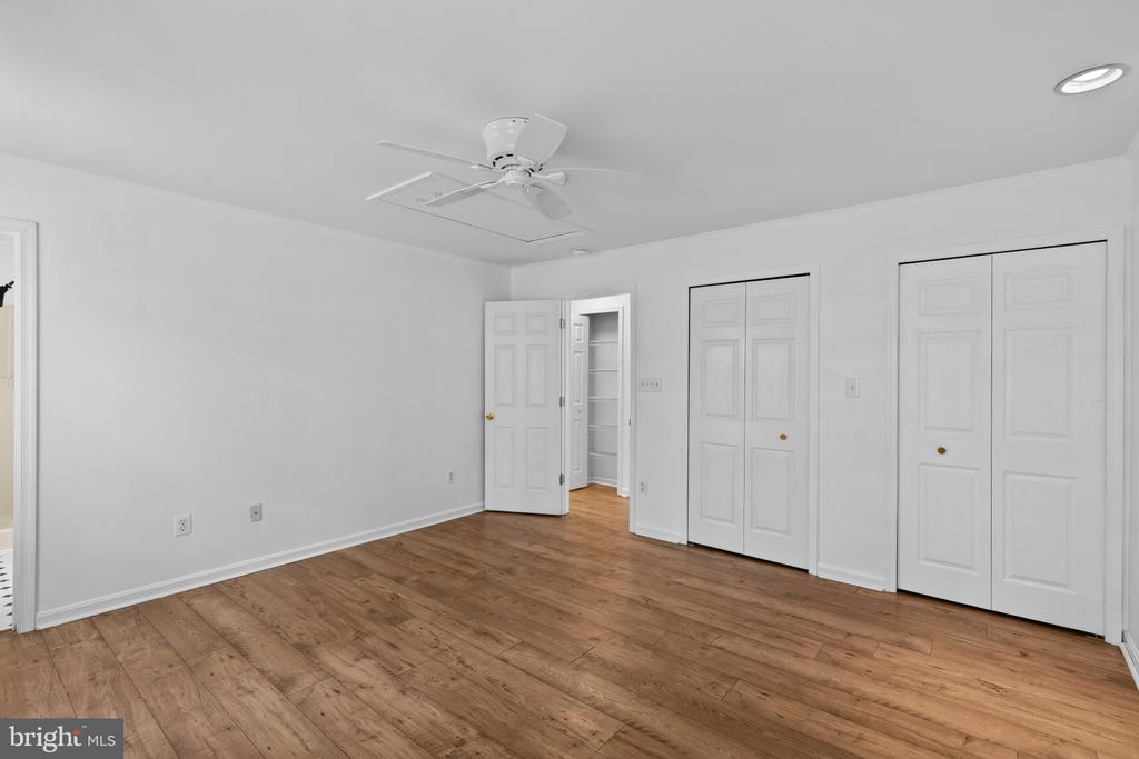 3530 SHADY DRIVE