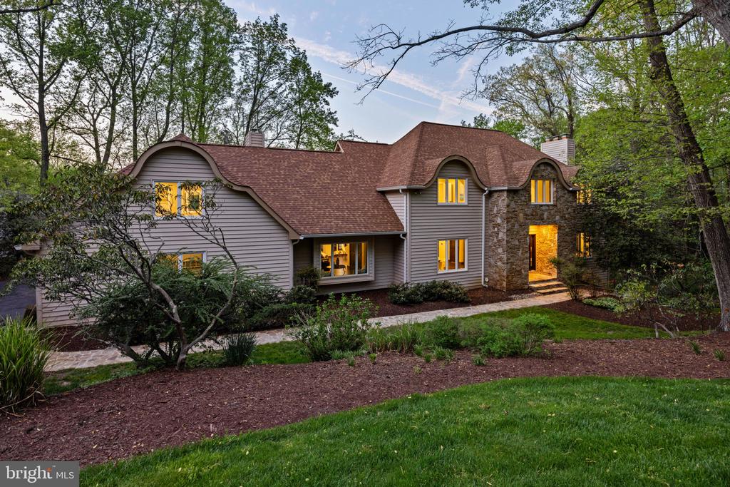 854 SAINT EDMONDS PLACE