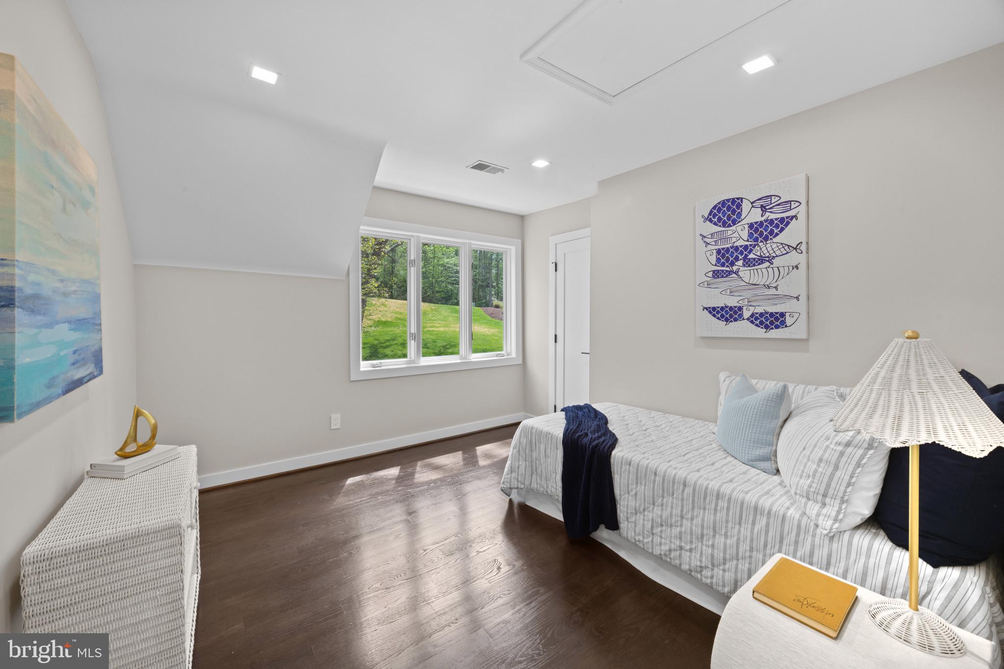 854 SAINT EDMONDS PLACE