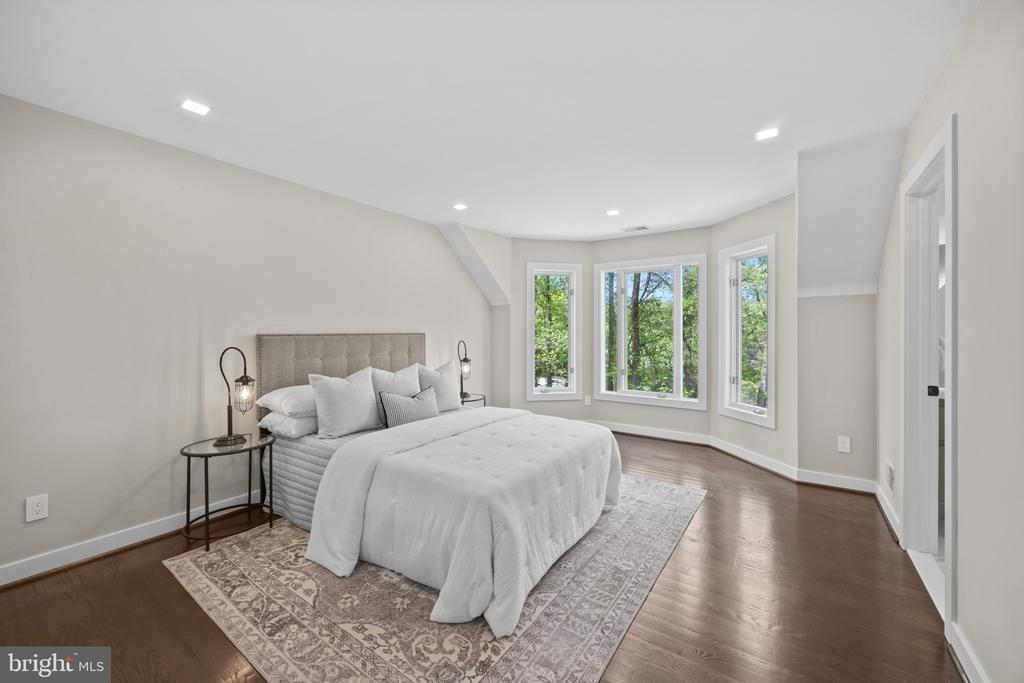 854 SAINT EDMONDS PLACE