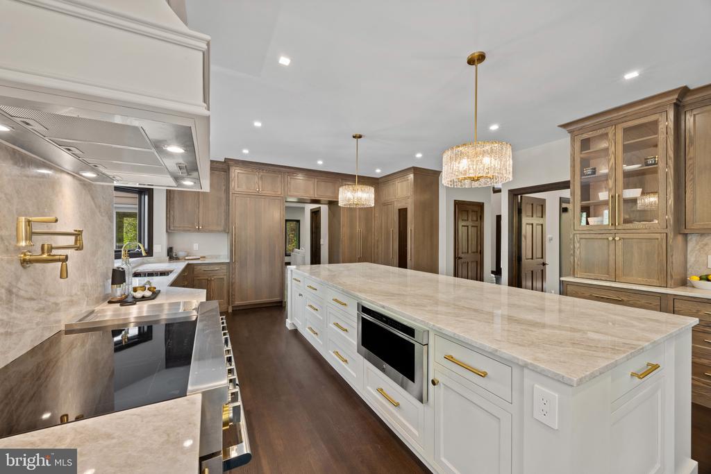 854 SAINT EDMONDS PLACE