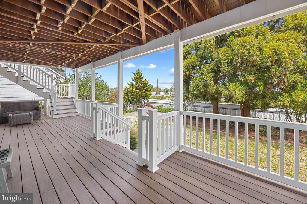 219 LOCKWOOD COURT 1/2