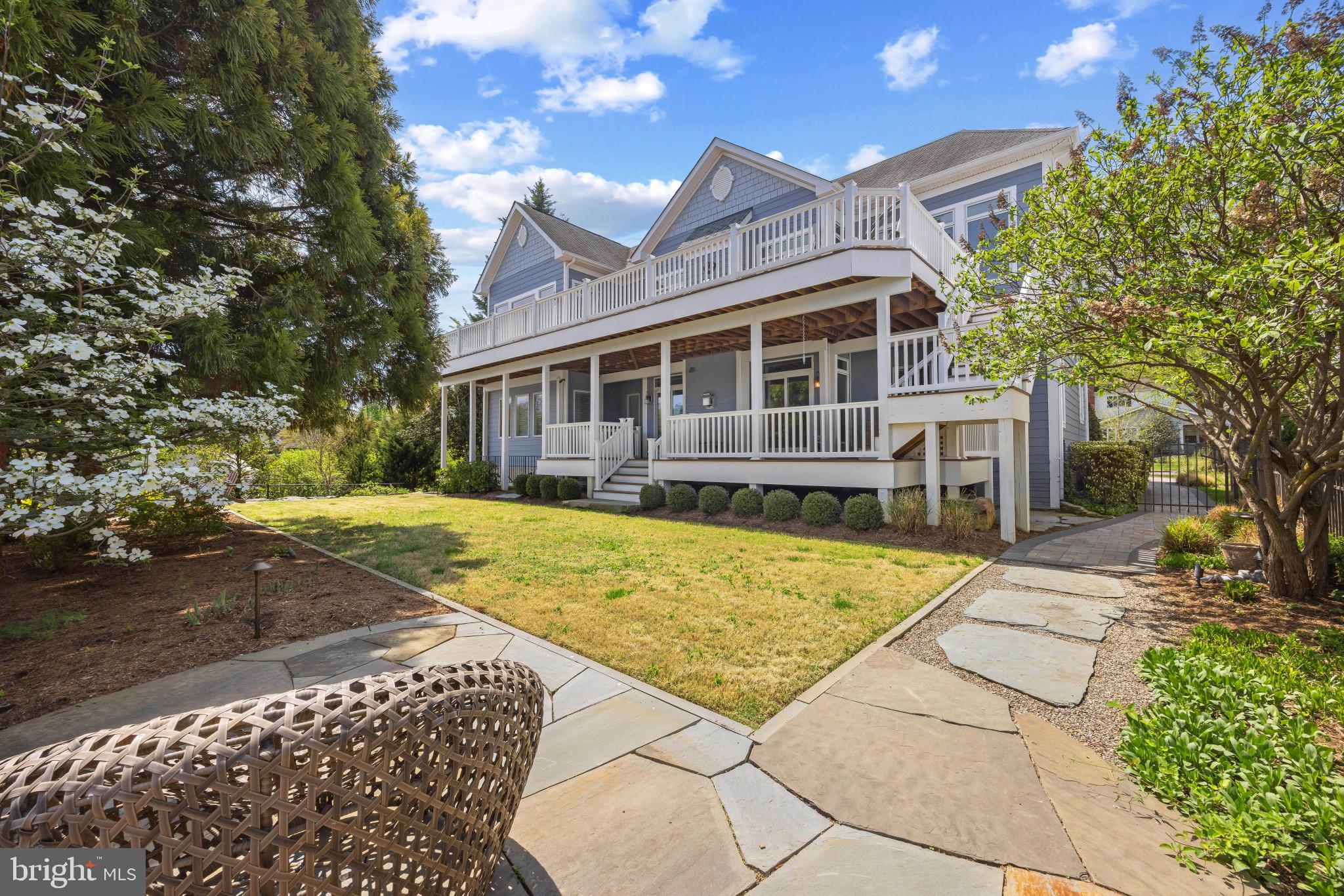 219 LOCKWOOD COURT 1/2