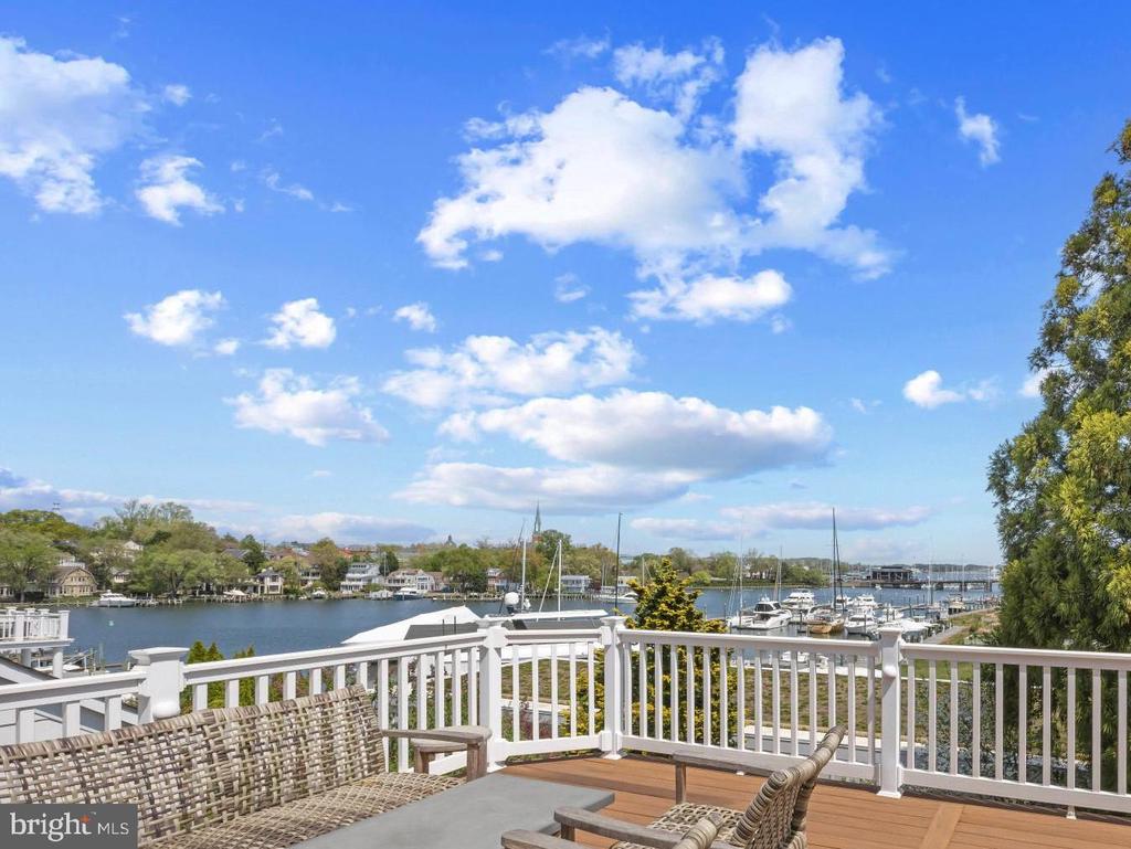 219 LOCKWOOD COURT 1/2