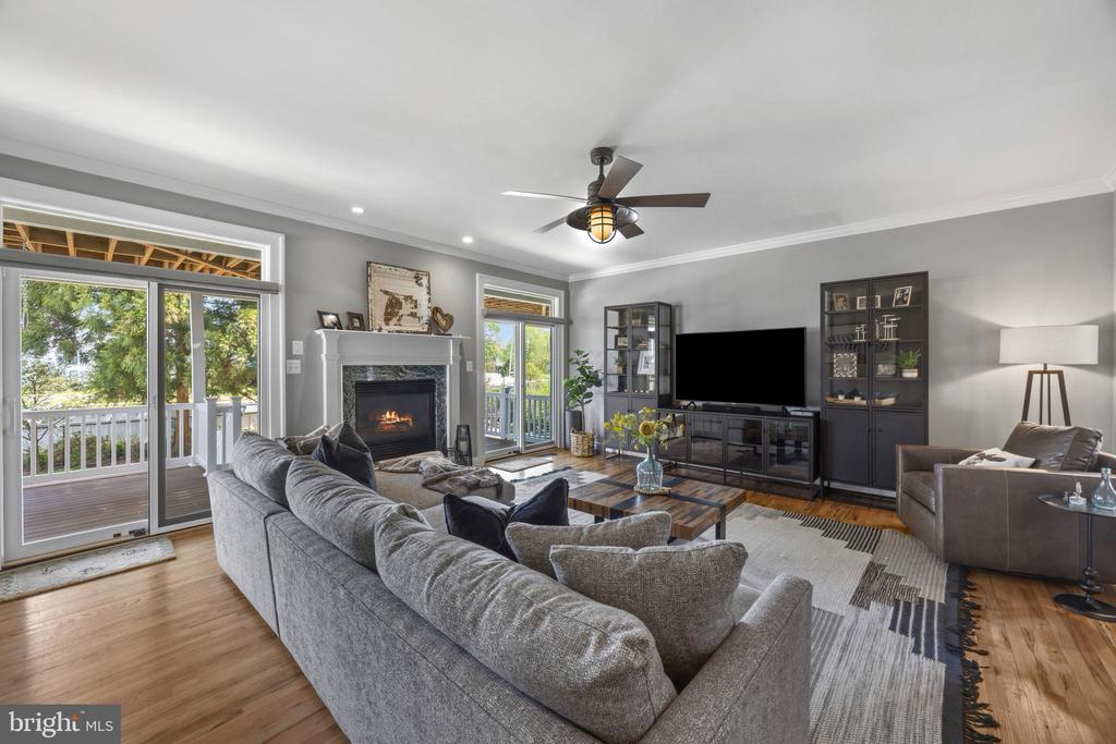 219 LOCKWOOD COURT 1/2