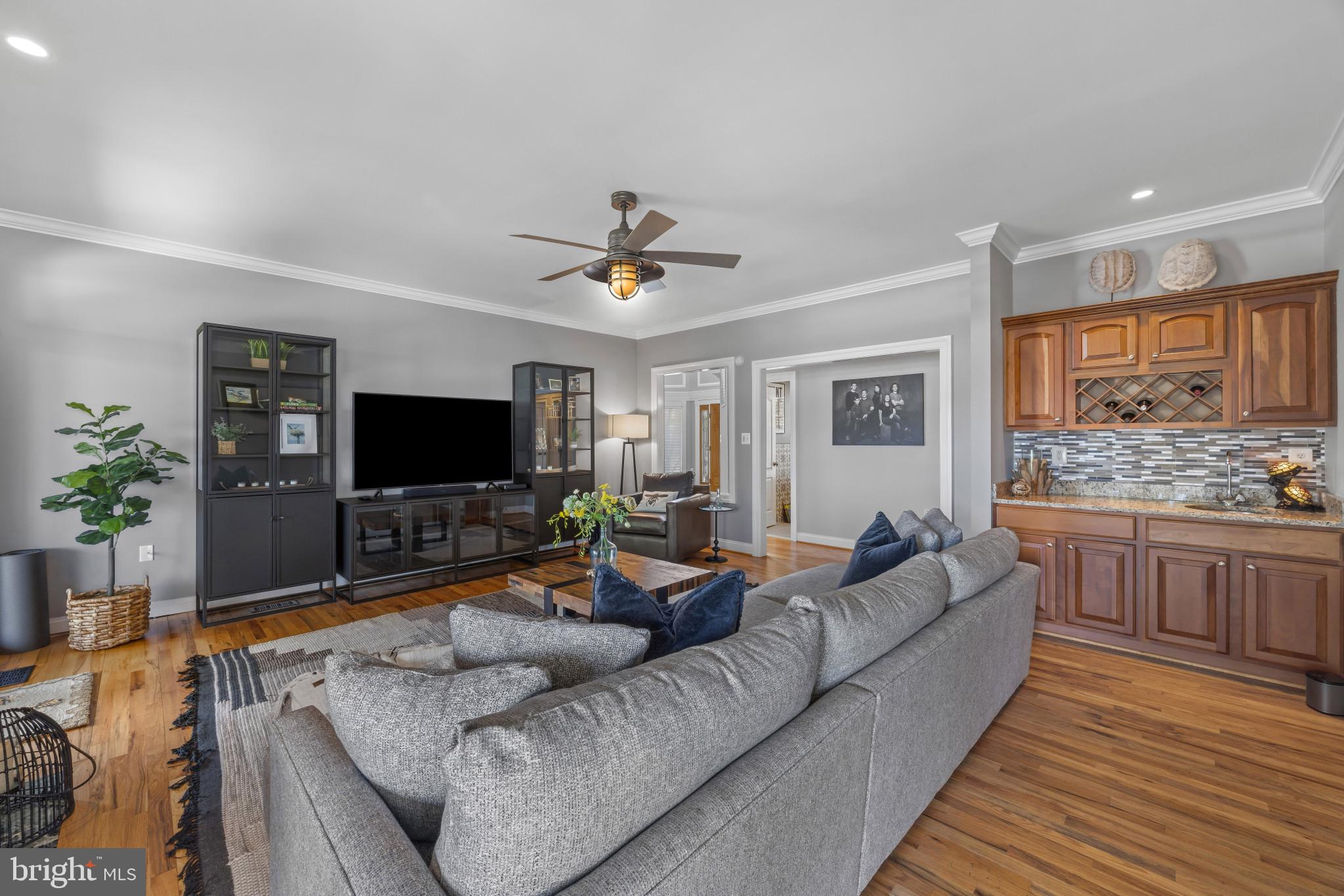 219 LOCKWOOD COURT 1/2