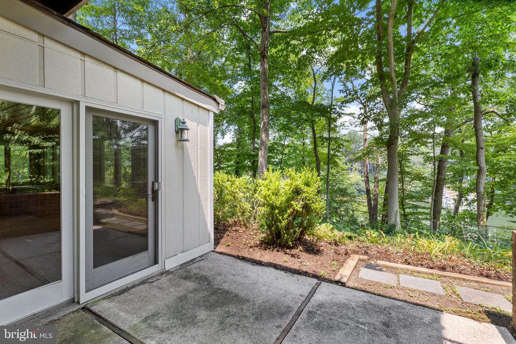 WATER VIEWS AND HORSE STABLE | 500 SARA DRIVE, SAEFERN