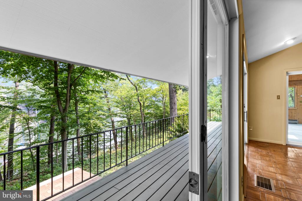 WATER VIEWS AND HORSE STABLE | 500 SARA DRIVE, SAEFERN