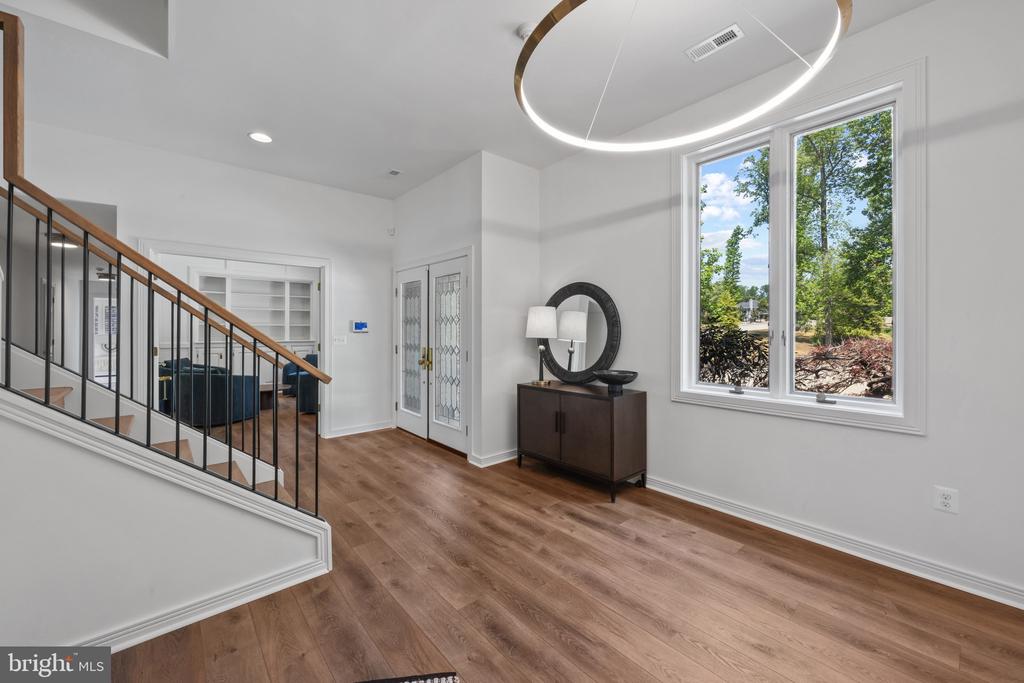 SOUTH RIVER WATERFRONT | 31 SHADOW POINT COURT