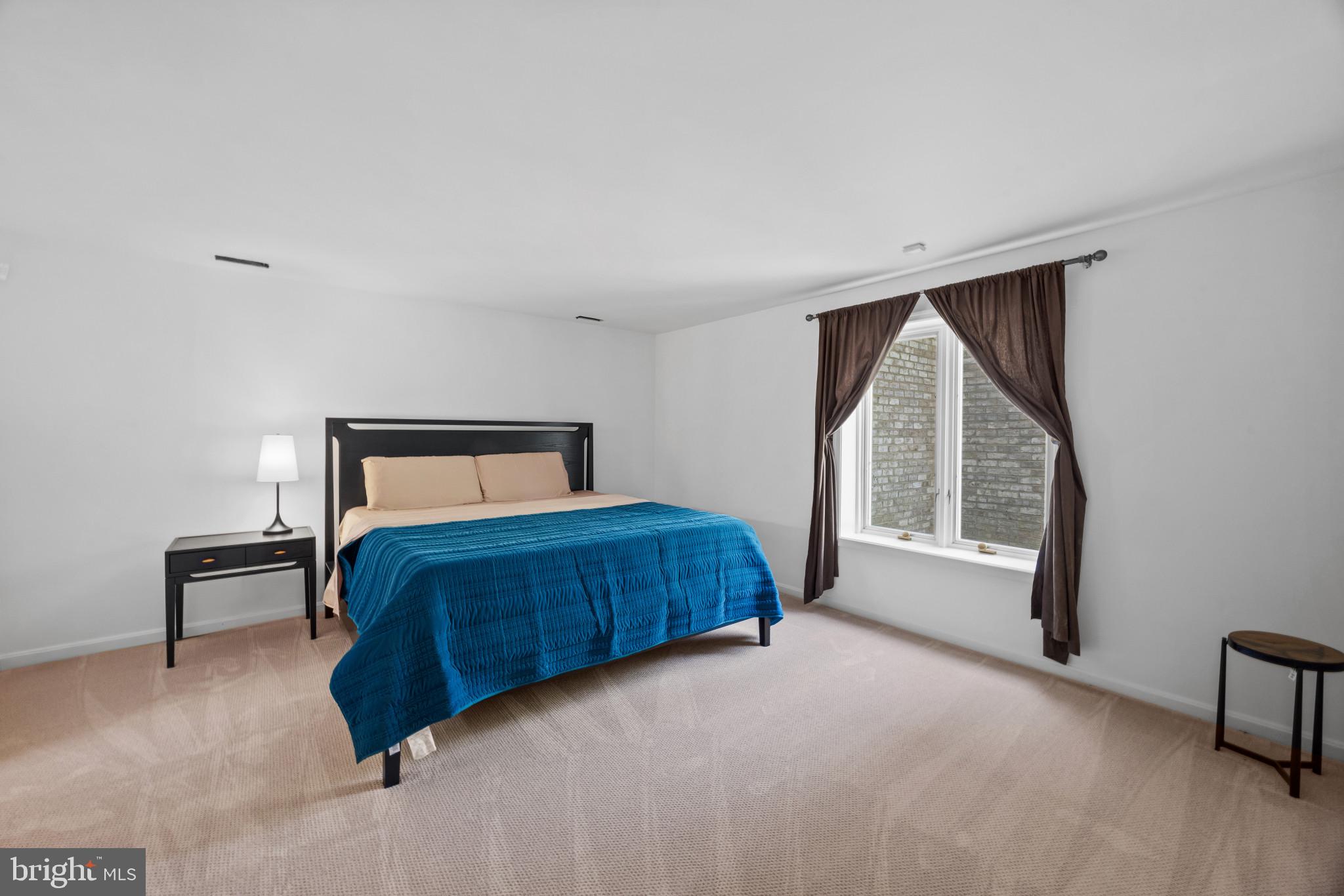 SOUTH RIVER WATERFRONT | 31 SHADOW POINT COURT