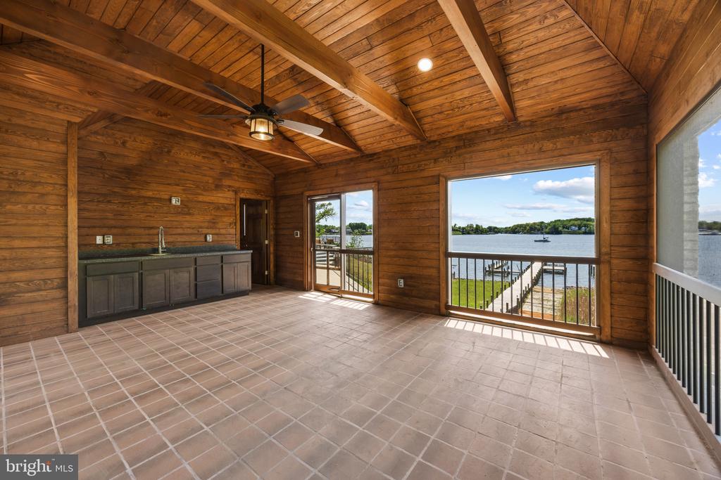 SOUTH RIVER WATERFRONT | 31 SHADOW POINT COURT