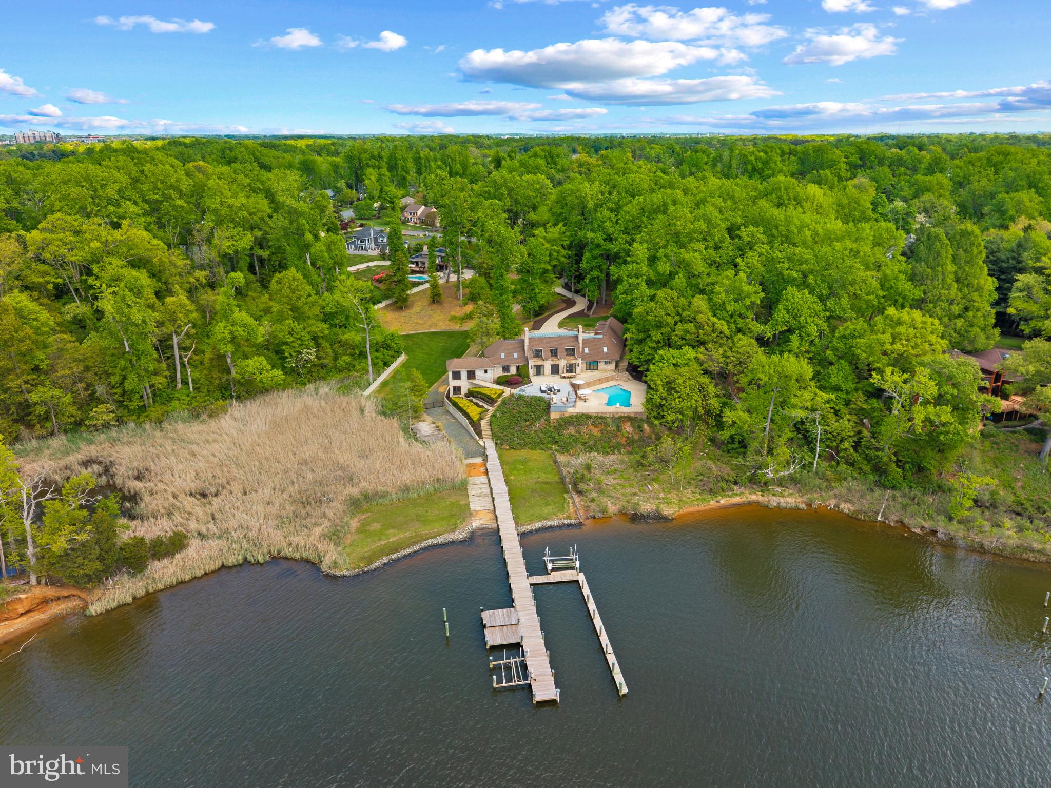 SOUTH RIVER WATERFRONT | 31 SHADOW POINT COURT