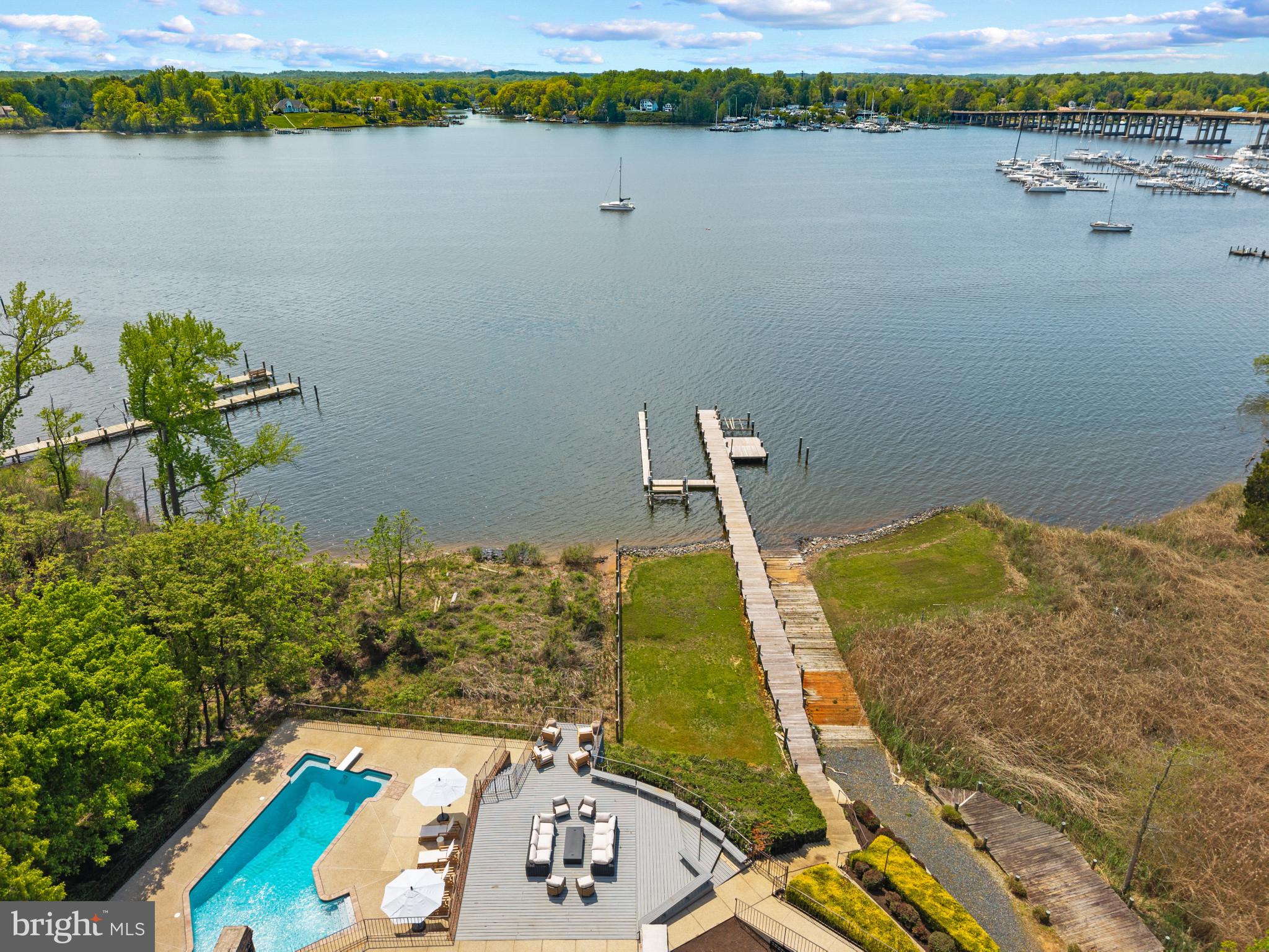 SOUTH RIVER WATERFRONT | 31 SHADOW POINT COURT