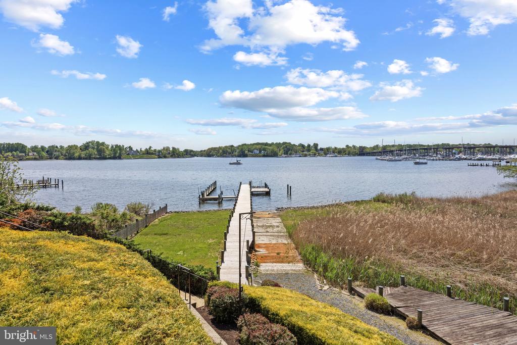 SOUTH RIVER WATERFRONT | 31 SHADOW POINT COURT