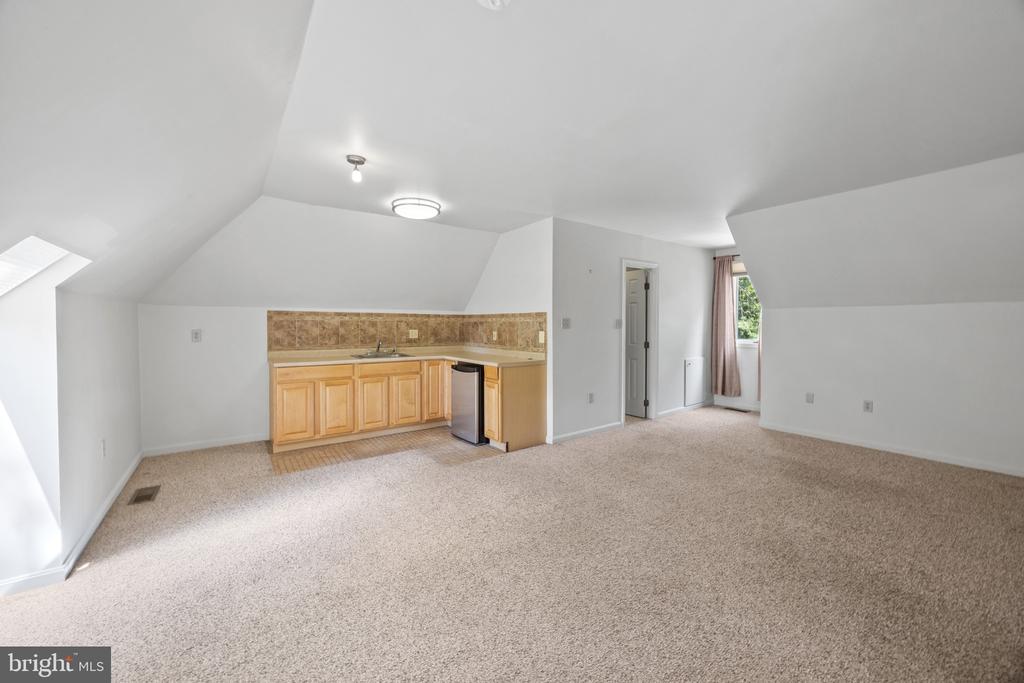 SOUTH RIVER WATERFRONT | 31 SHADOW POINT COURT