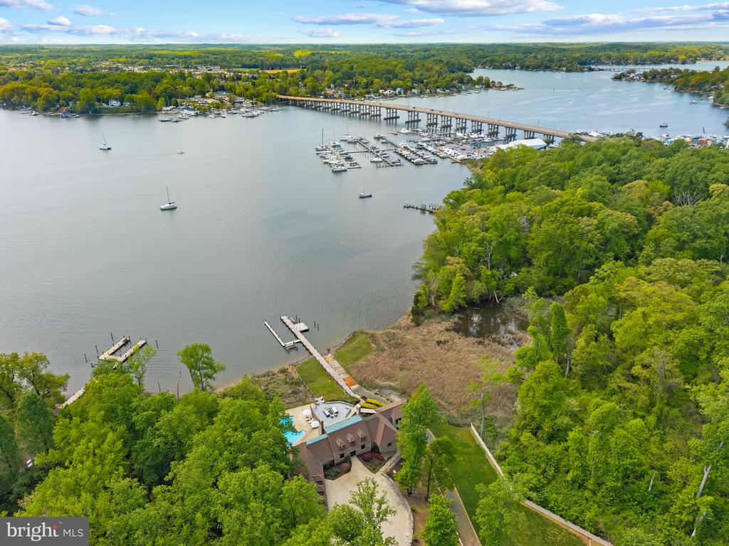 SOUTH RIVER WATERFRONT | 31 SHADOW POINT COURT