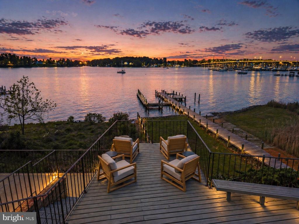 SOUTH RIVER WATERFRONT | 31 SHADOW POINT COURT