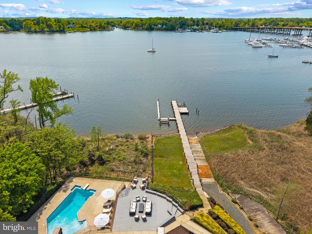 SOUTH RIVER WATERFRONT | 31 SHADOW POINT COURT
