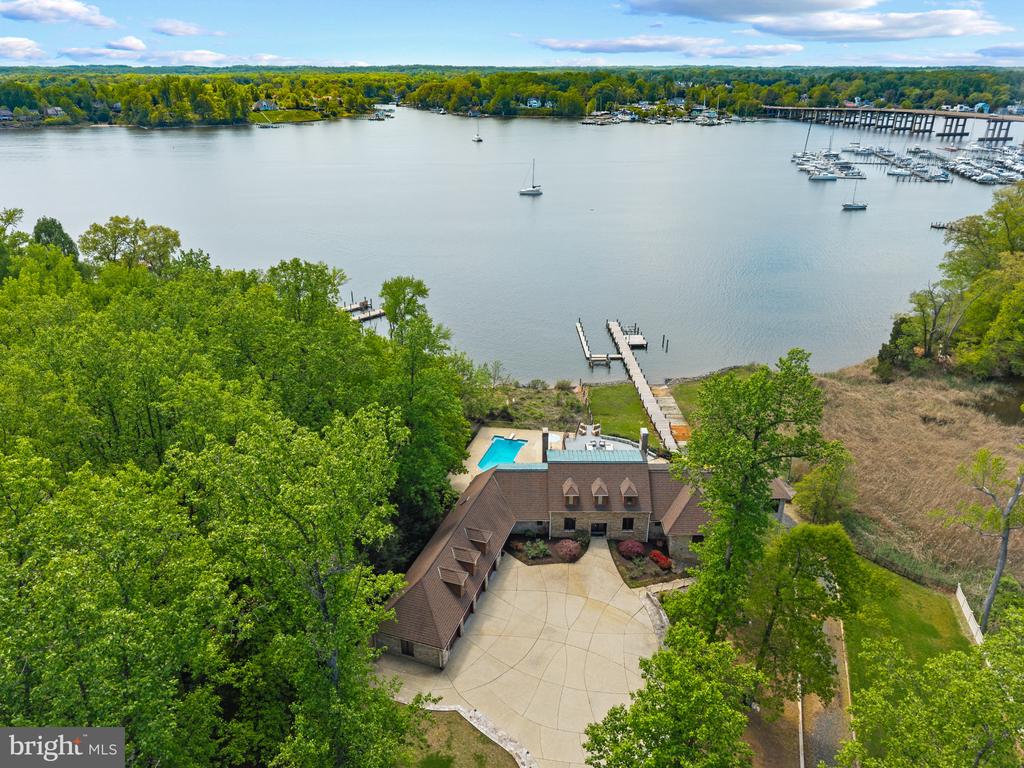 SOUTH RIVER WATERFRONT | 31 SHADOW POINT COURT