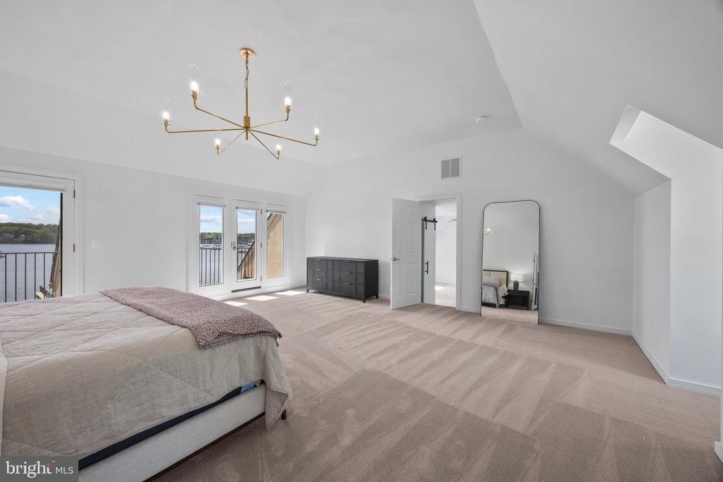 SOUTH RIVER WATERFRONT | 31 SHADOW POINT COURT