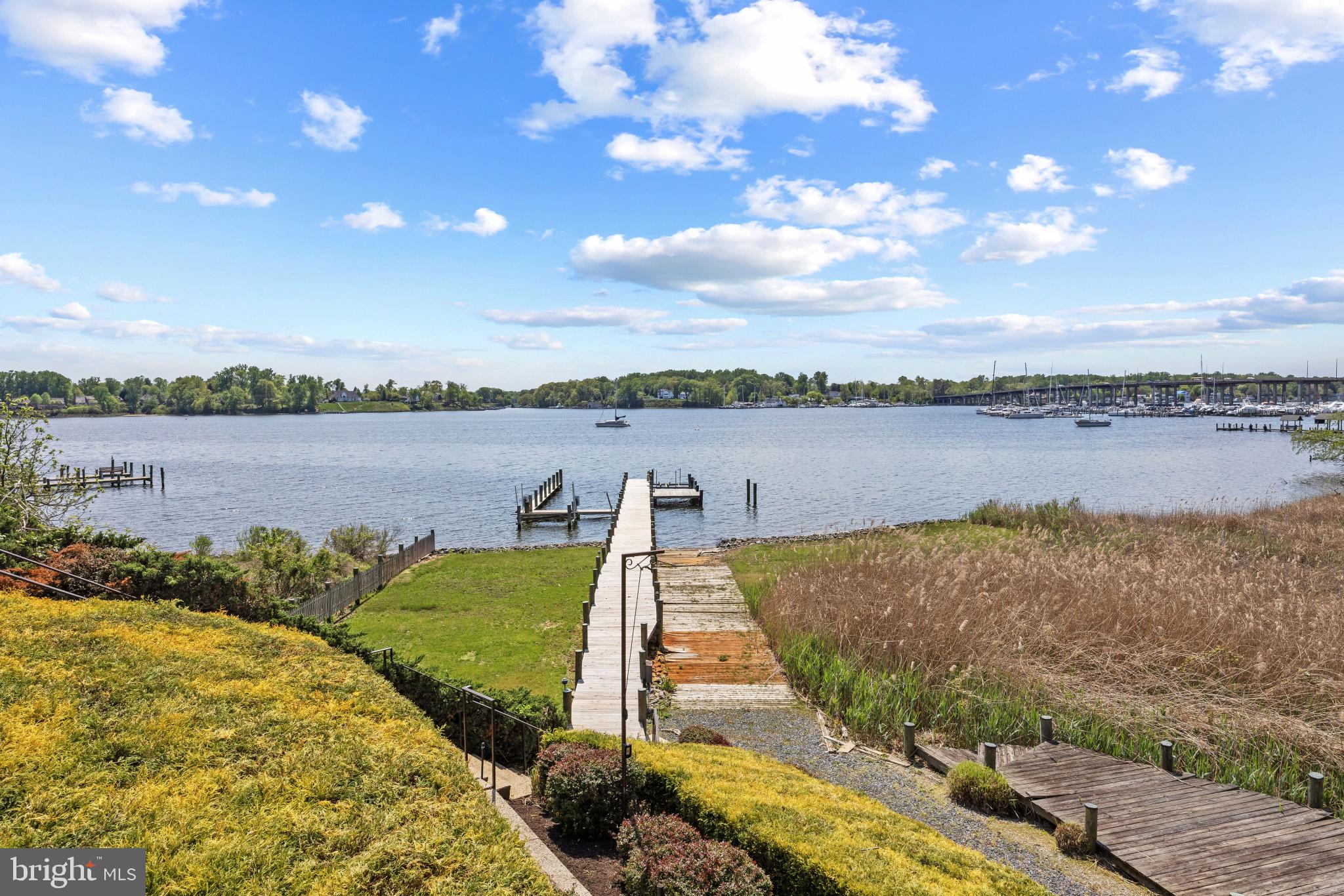 SOUTH RIVER WATERFRONT | 31 SHADOW POINT COURT