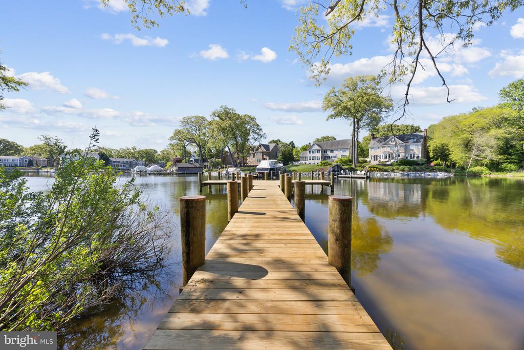 MAGOTHY RIVER WATERFRONT | 454 FAIROAK DRIVE