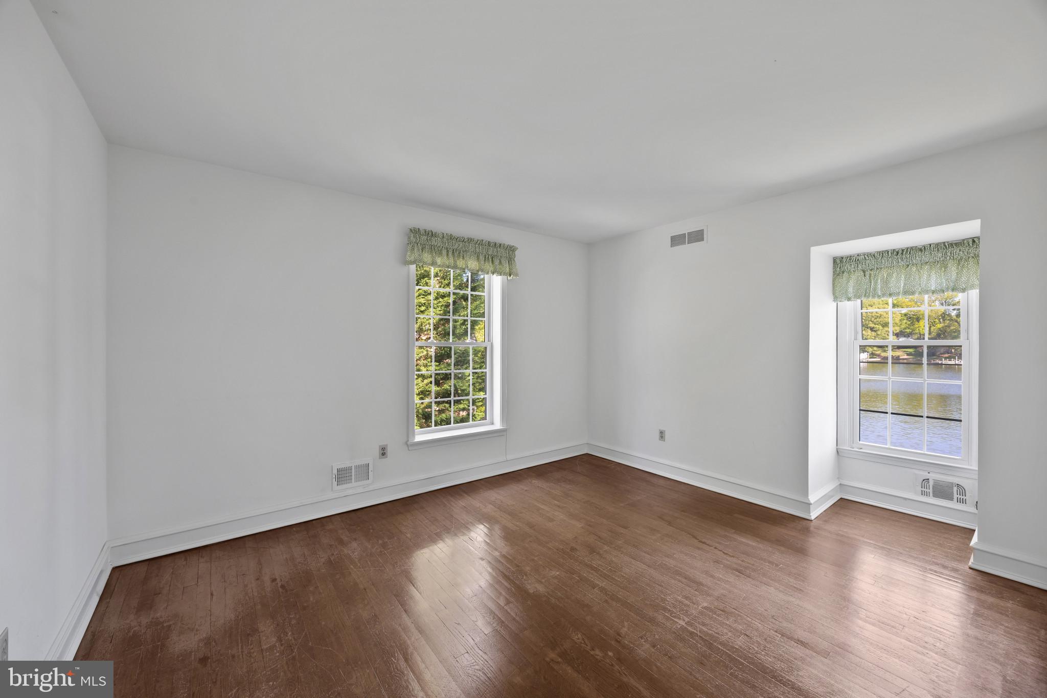 454 FAIROAK DRIVE