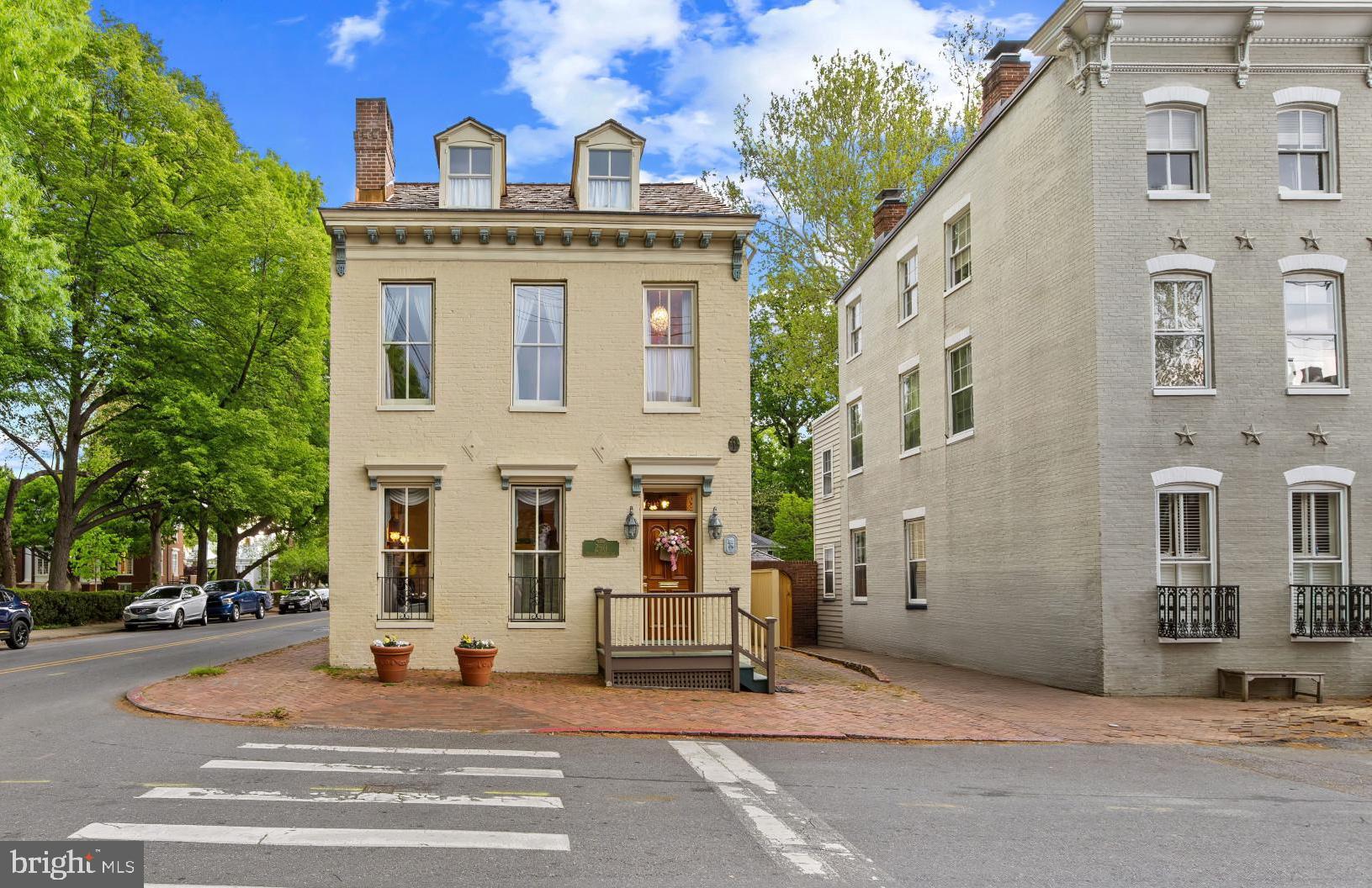 250 PRINCE GEORGE STREET | HISTORIC ANNAPOLIS HOME