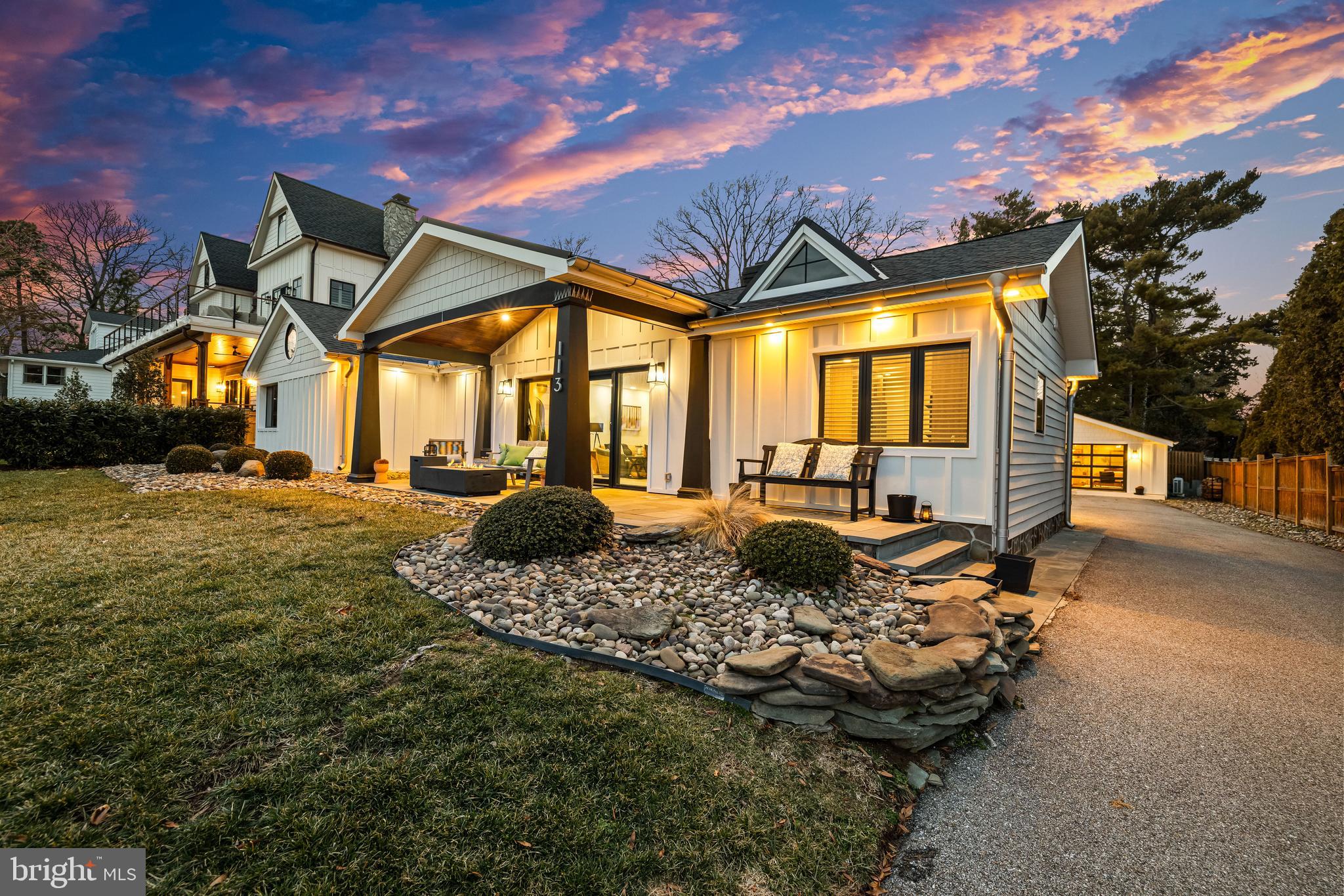 BAY RIDGE WATER VIEWS | 113 BAY DRIVE
