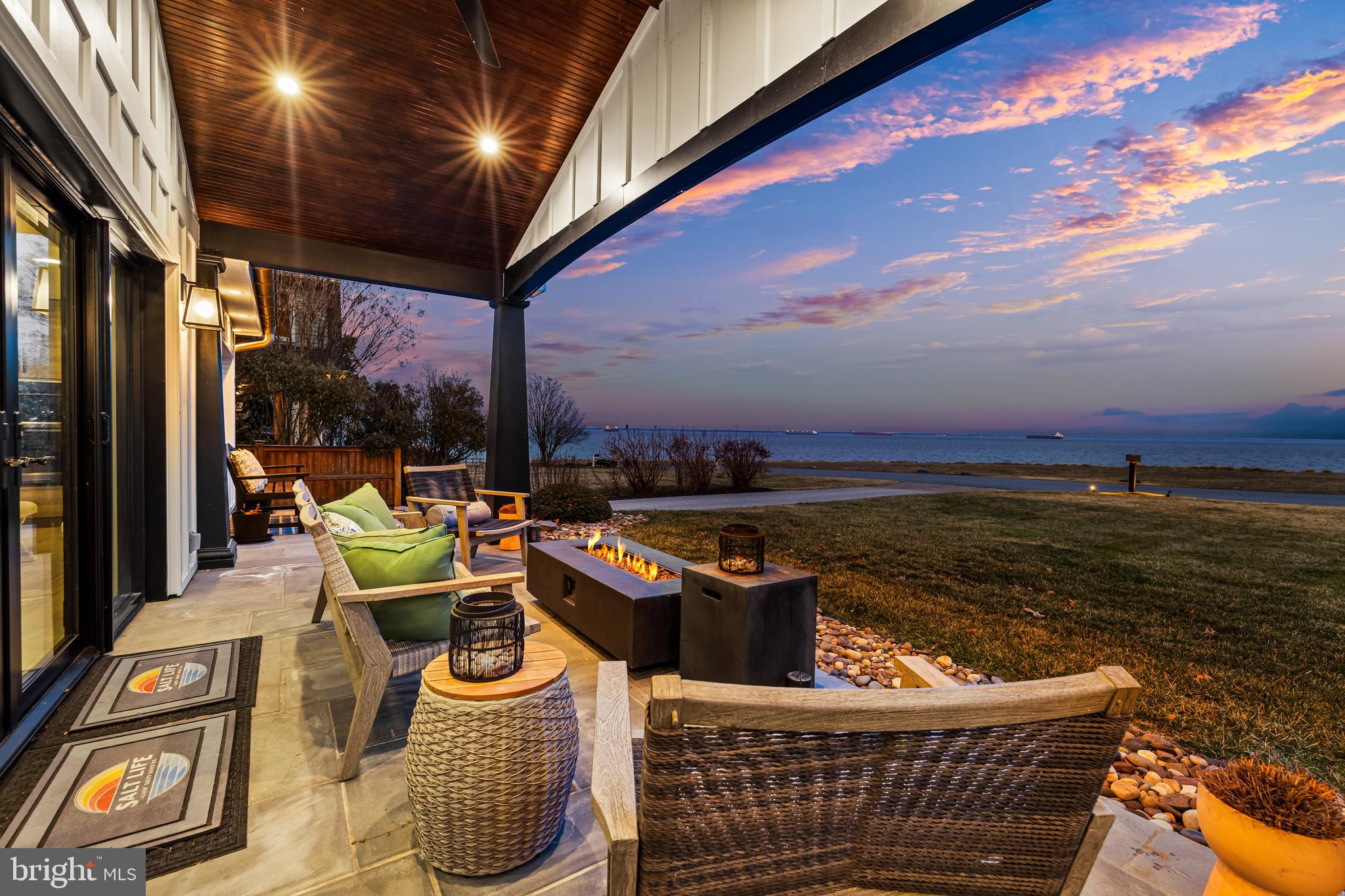BAY RIDGE WATER VIEWS | 113 BAY DRIVE