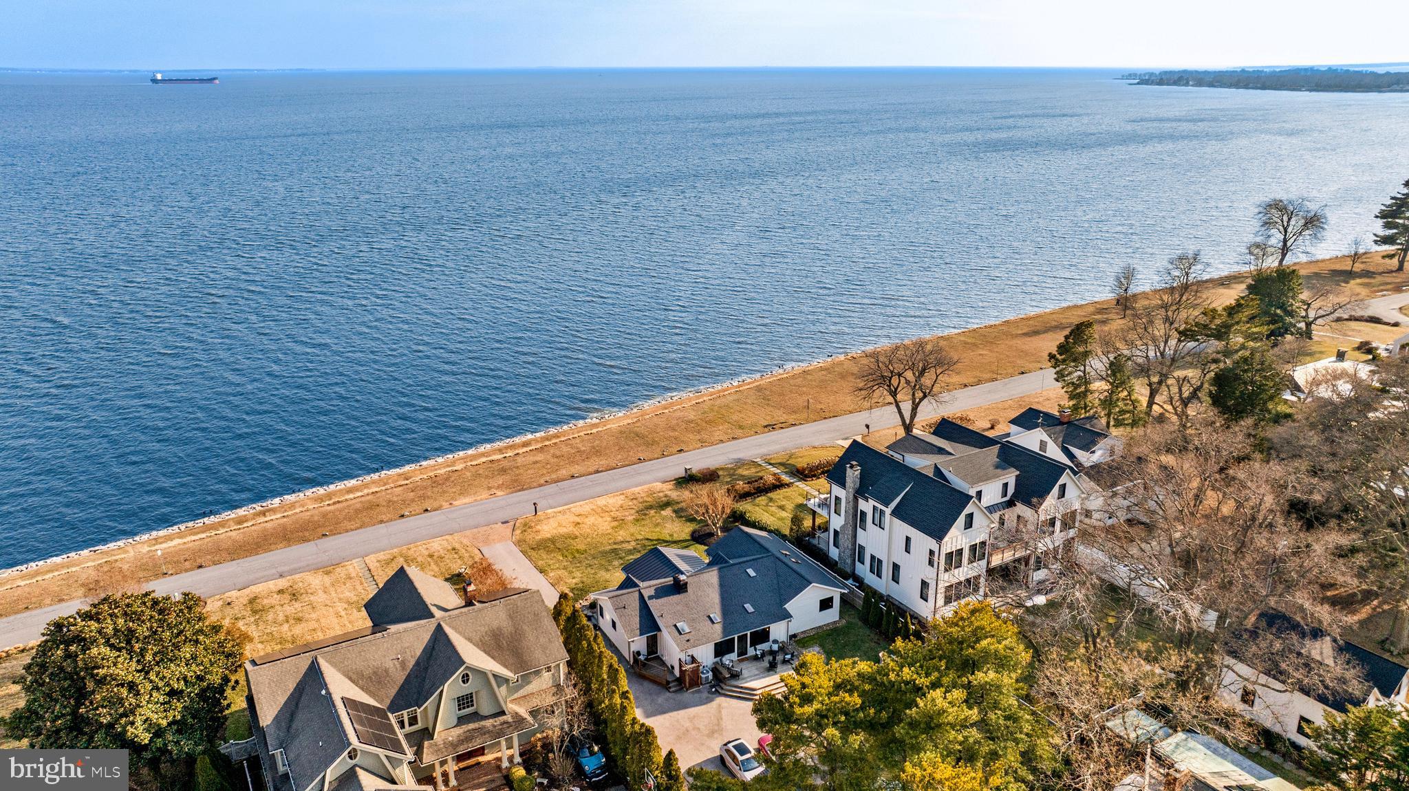 BAY RIDGE WATER VIEWS | 113 BAY DRIVE