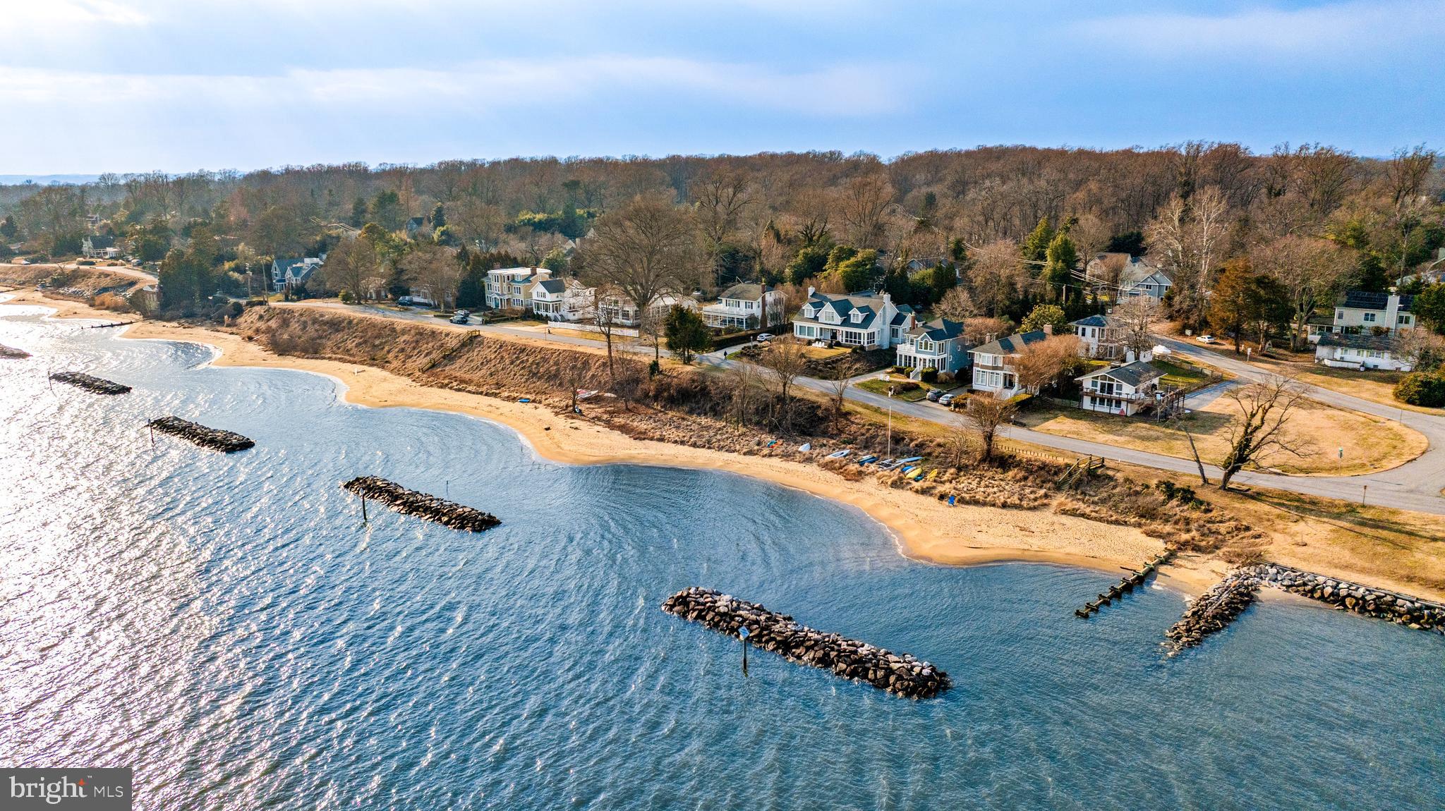 BAY RIDGE WATER VIEWS | 113 BAY DRIVE