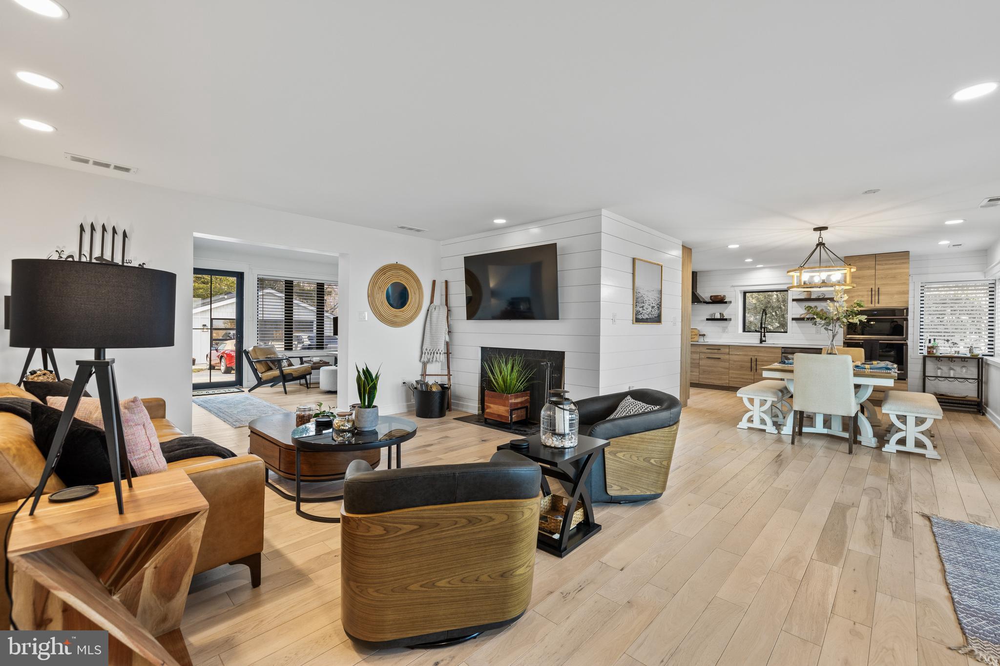 BAY RIDGE WATER VIEWS | 113 BAY DRIVE