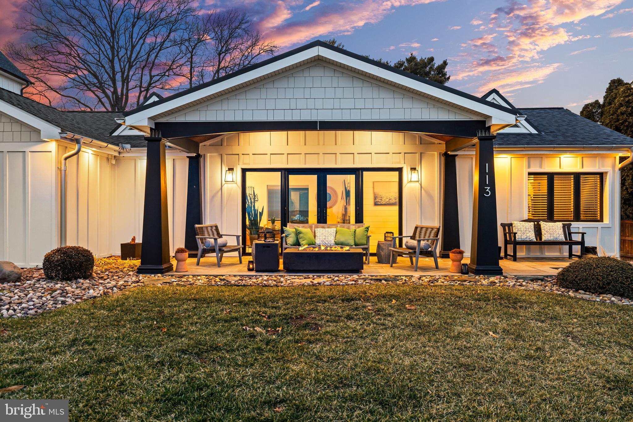BAY RIDGE WATER VIEWS | 113 BAY DRIVE