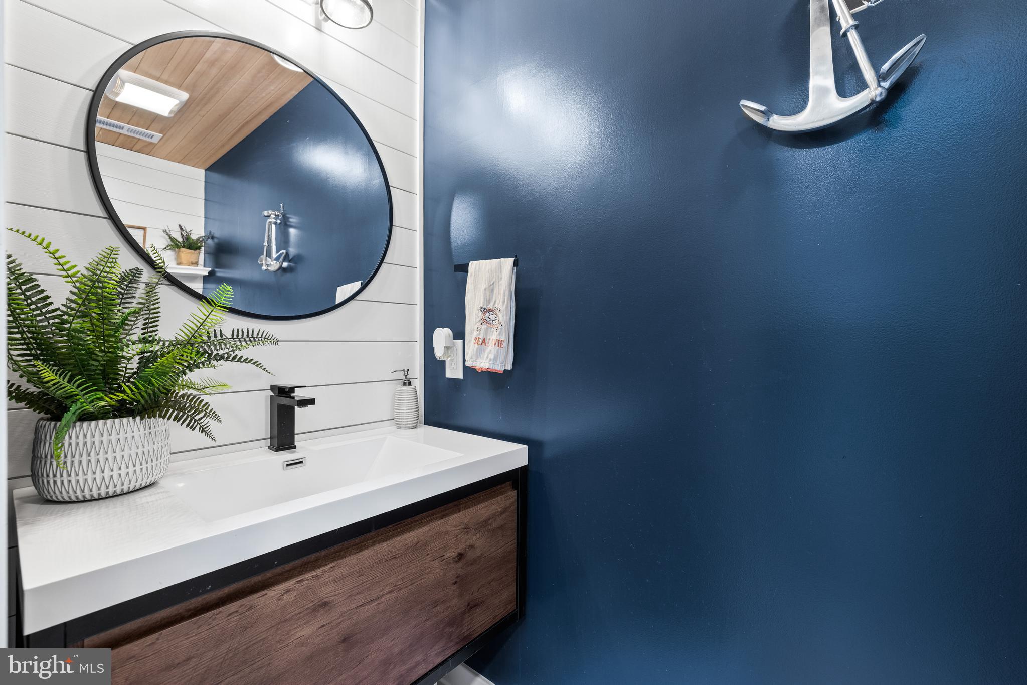 BAY RIDGE WATER VIEWS | 113 BAY DRIVE
