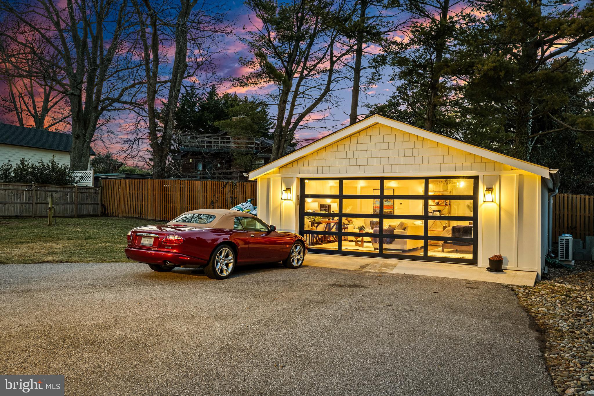 BAY RIDGE WATER VIEWS | 113 BAY DRIVE