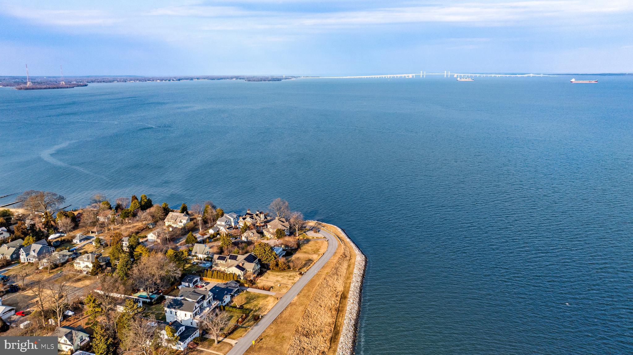 BAY RIDGE WATER VIEWS | 113 BAY DRIVE