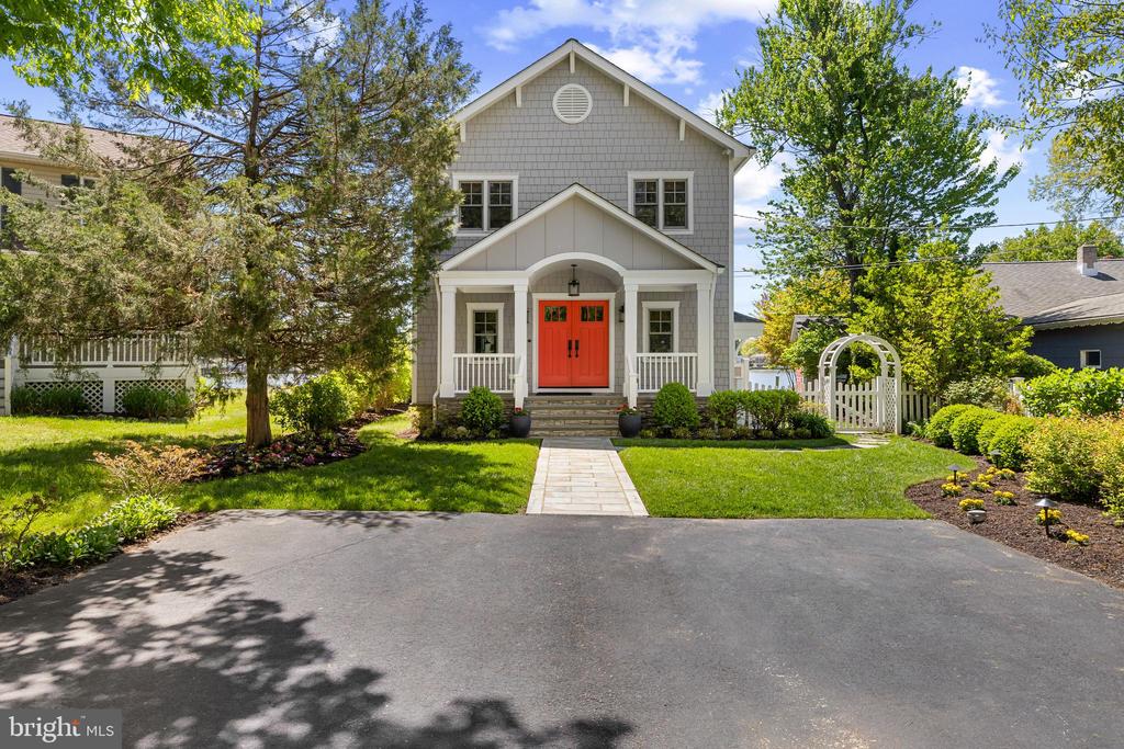 BACK CREEK WATERFRONT | 7989 E RIVERSIDE DRIVE