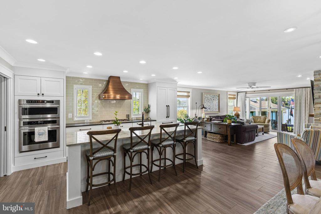 BACK CREEK WATERFRONT | 7989 E RIVERSIDE DRIVE