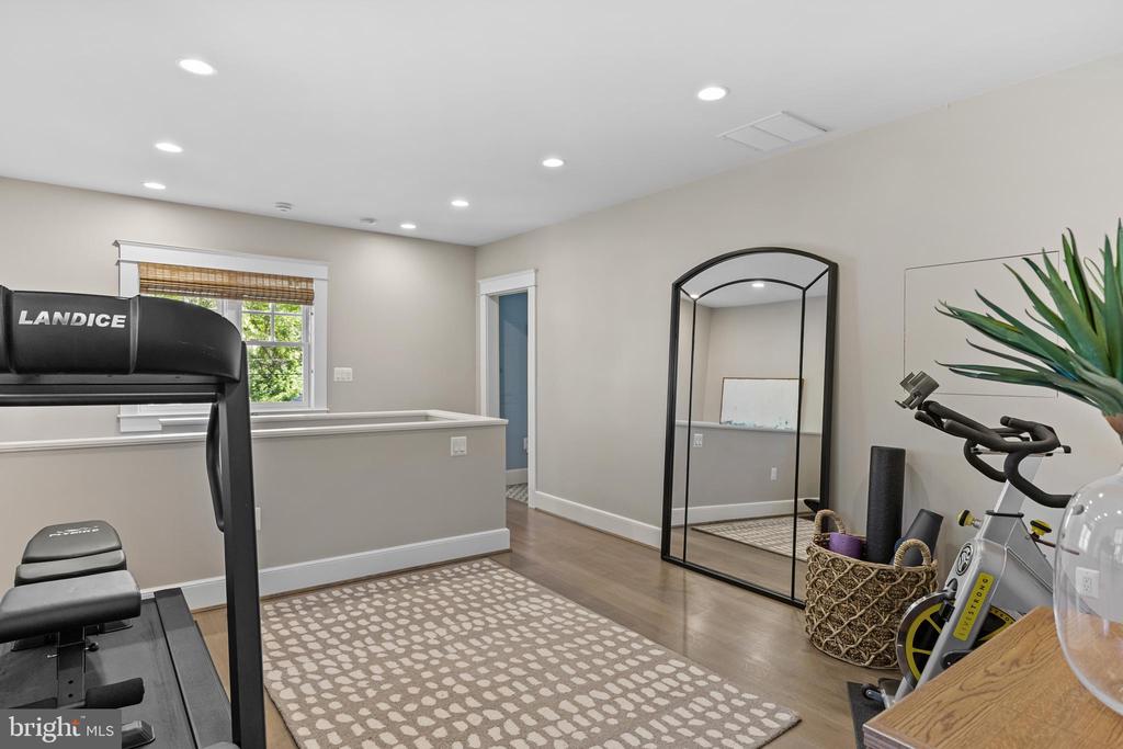 BACK CREEK WATERFRONT | 7989 E RIVERSIDE DRIVE