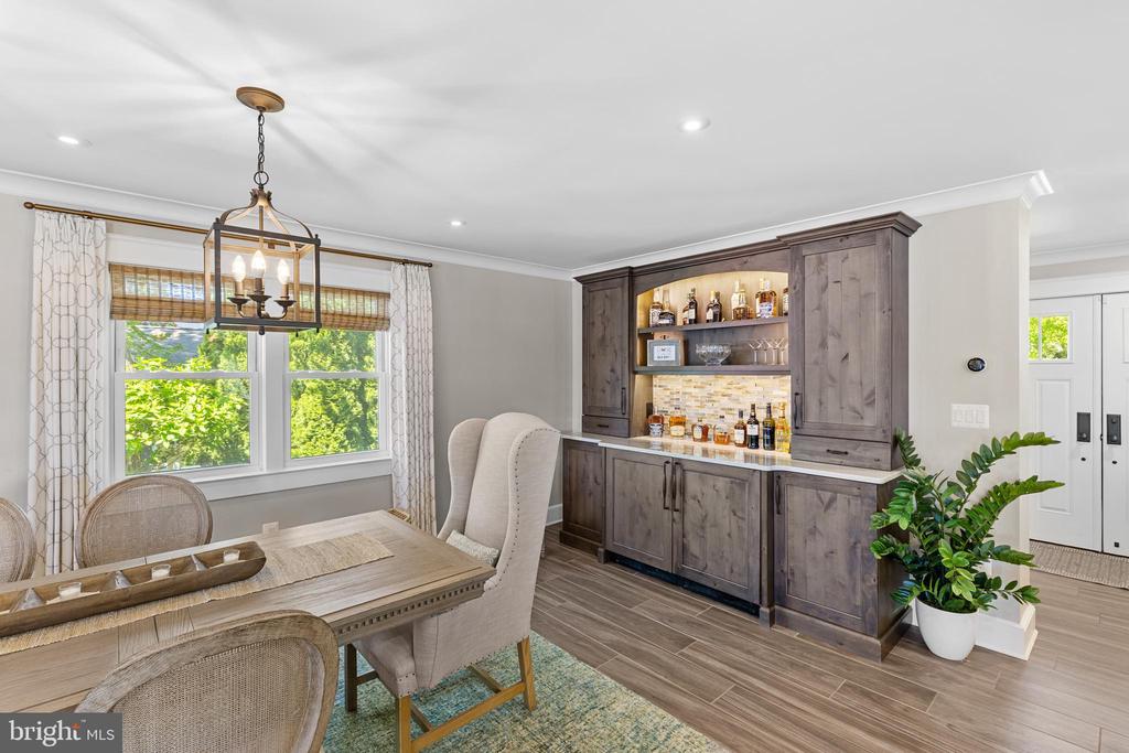 BACK CREEK WATERFRONT | 7989 E RIVERSIDE DRIVE