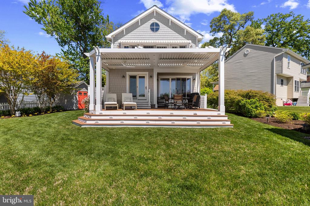 BACK CREEK WATERFRONT | 7989 E RIVERSIDE DRIVE