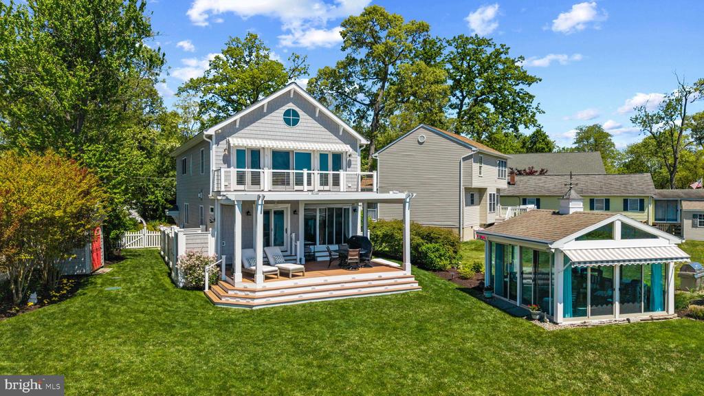 BACK CREEK WATERFRONT | 7989 E RIVERSIDE DRIVE