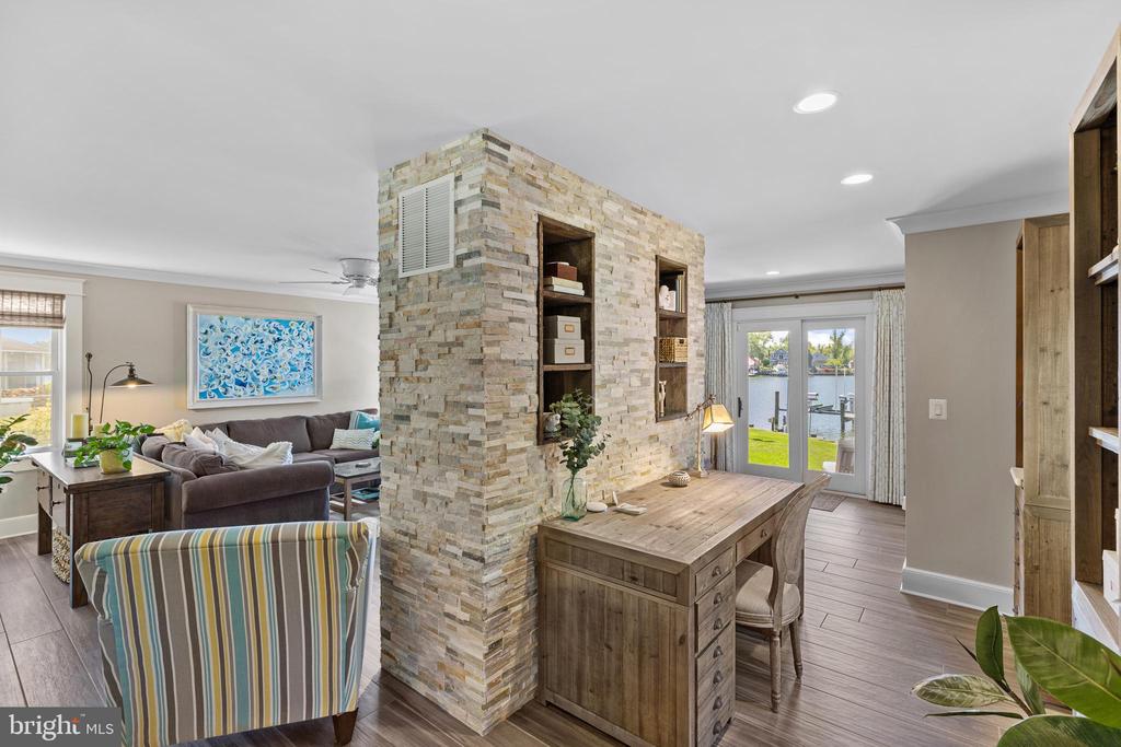 BACK CREEK WATERFRONT | 7989 E RIVERSIDE DRIVE