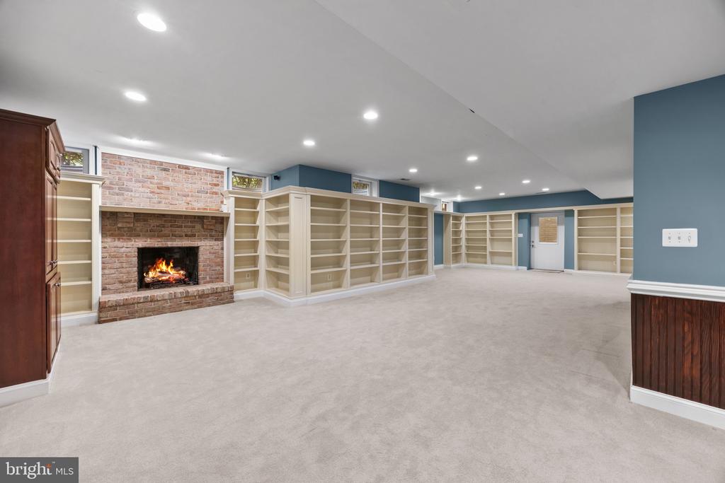 1604 TRAWLER LANE